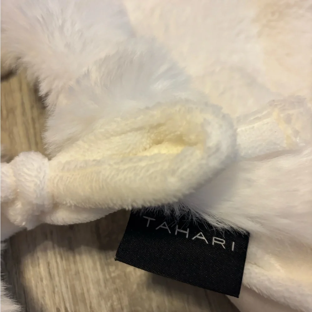 Tahari Home Decor Ivory Faux Fur Plush Holiday Tree Skirt